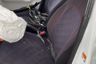 Feu arriere secondaire gauche (feux) SUZUKI IGNIS 3