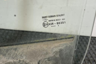Vitre avant gauche DACIA DUSTER 1