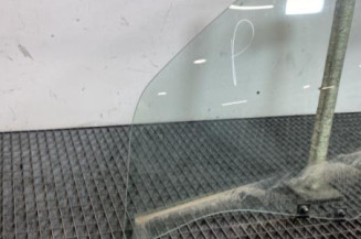 Vitre avant gauche DACIA DUSTER 1