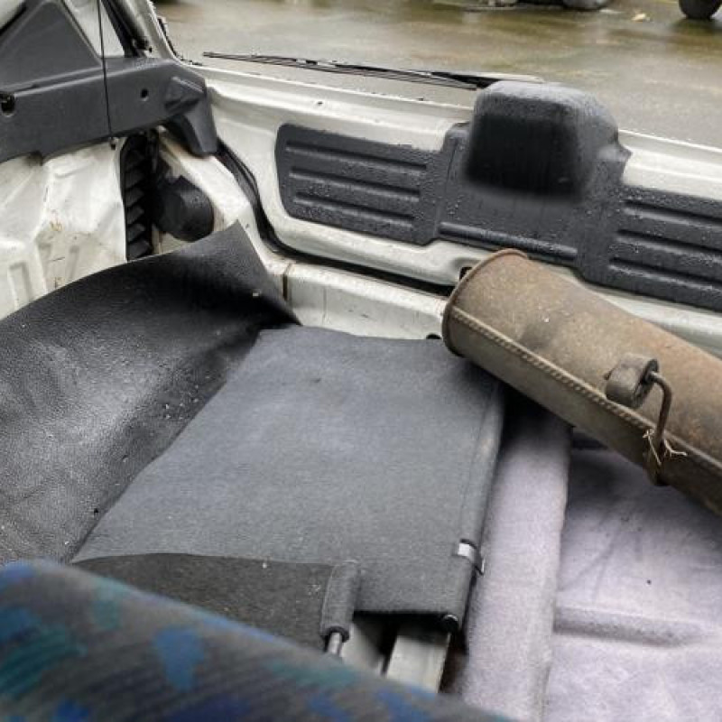 Porte avant droit PEUGEOT 106 Photo n°17