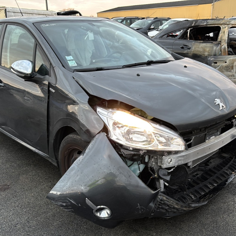 PEUGEOT 208 1 PHASE 1 1.2 VTI - 12V Photo n°2