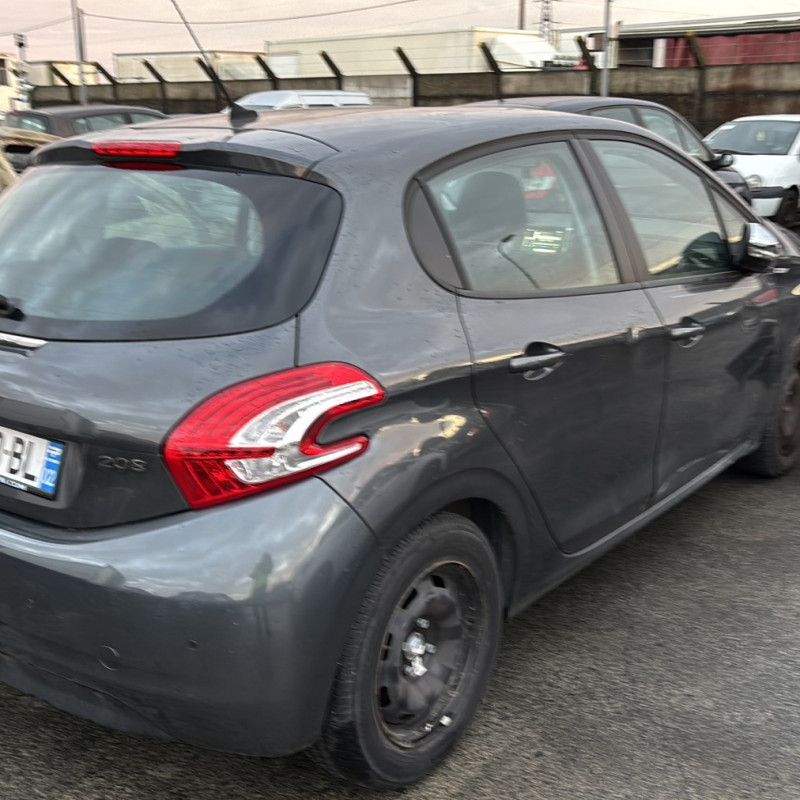 PEUGEOT 208 1 PHASE 1 1.2 VTI - 12V Photo n°3