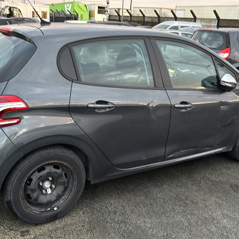 PEUGEOT 208 1 PHASE 1 1.2 VTI - 12V Photo n°6