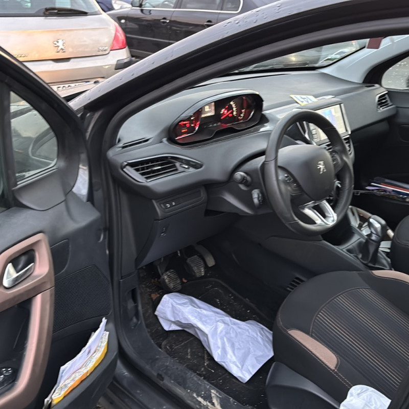 PEUGEOT 208 1 PHASE 1 1.2 VTI - 12V Photo n°9