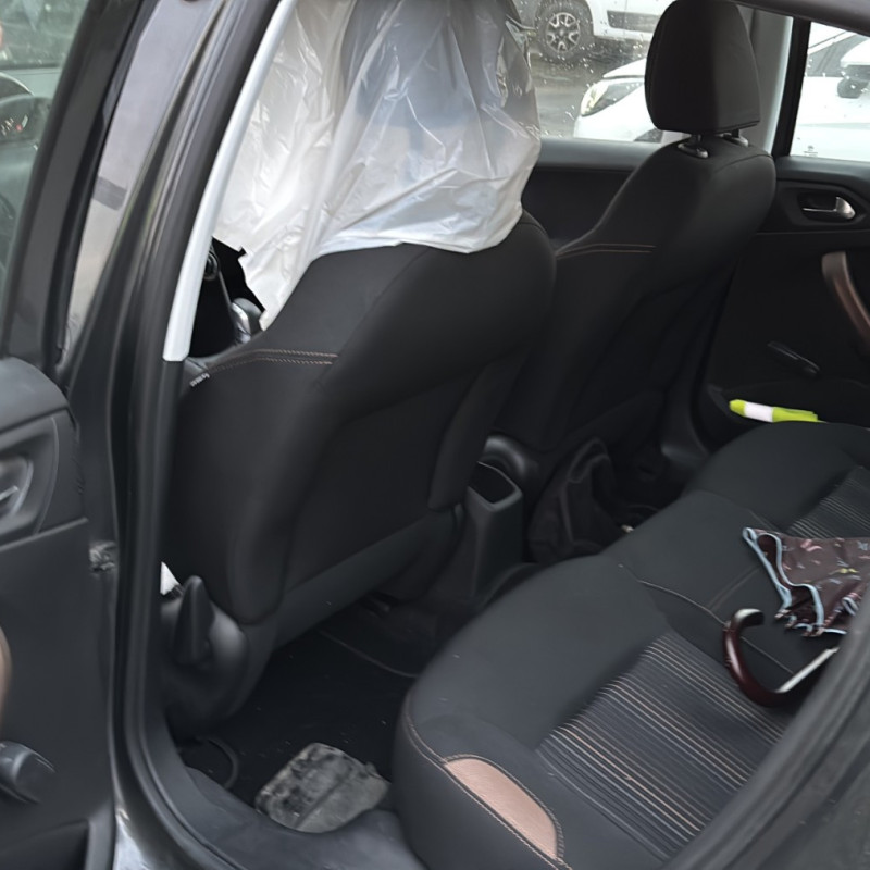 PEUGEOT 208 1 PHASE 1 1.2 VTI - 12V Photo n°10