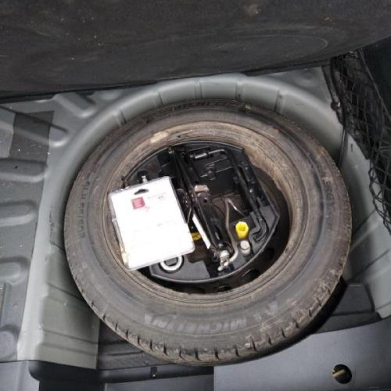 Ecran GPS PEUGEOT 308 1 Photo n°10