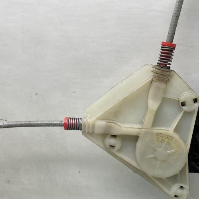 Leve vitre electrique avant gauche VOLKSWAGEN POLO 4 Photo n°4