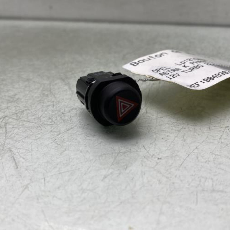 Bouton de warning OPEL ASTRA K Photo n°1