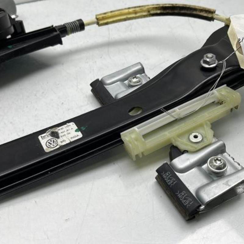 Leve vitre electrique avant gauche VOLKSWAGEN UP Photo n°5