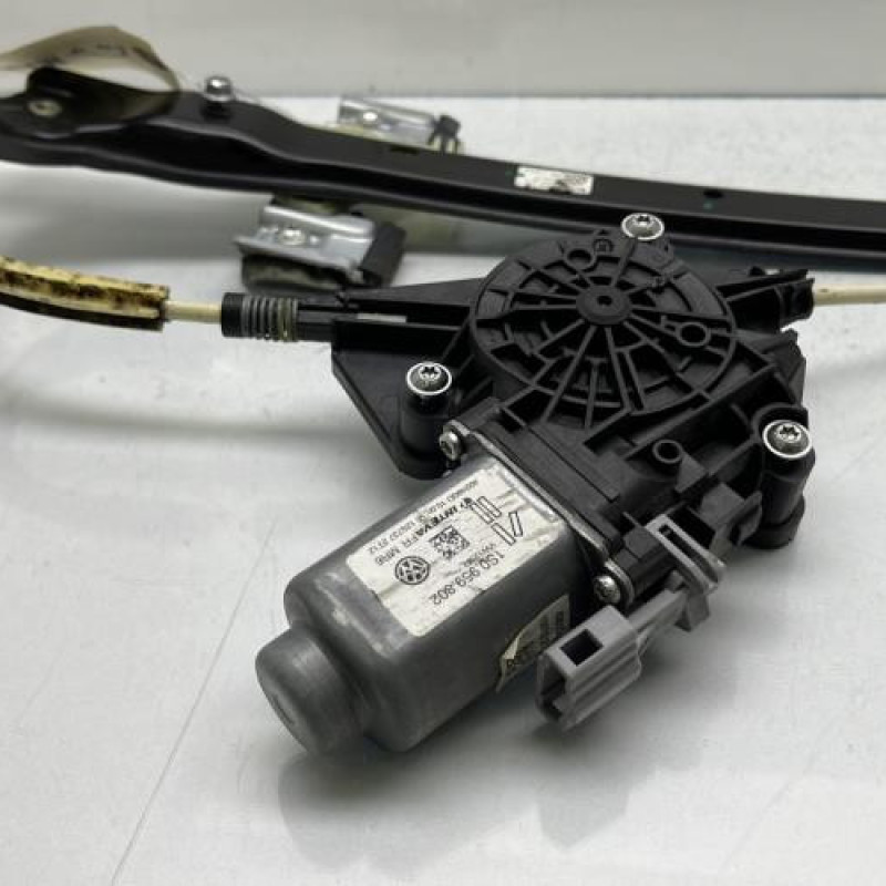 Leve vitre electrique avant gauche VOLKSWAGEN UP Photo n°6