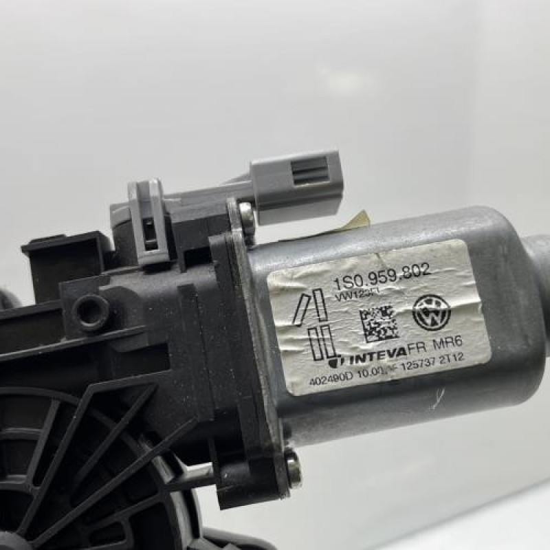 Leve vitre electrique avant gauche VOLKSWAGEN UP Photo n°8