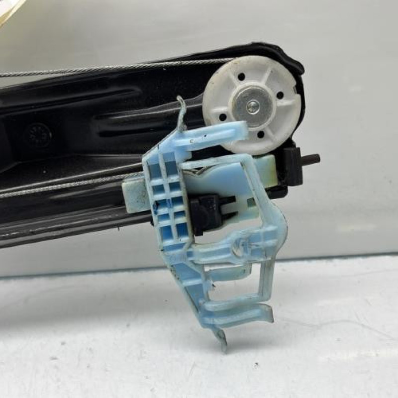 Leve vitre electrique avant gauche FIAT DOBLO 2 Photo n°8