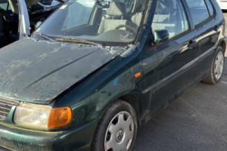 Leve vitre electrique avant droit VOLKSWAGEN POLO 3