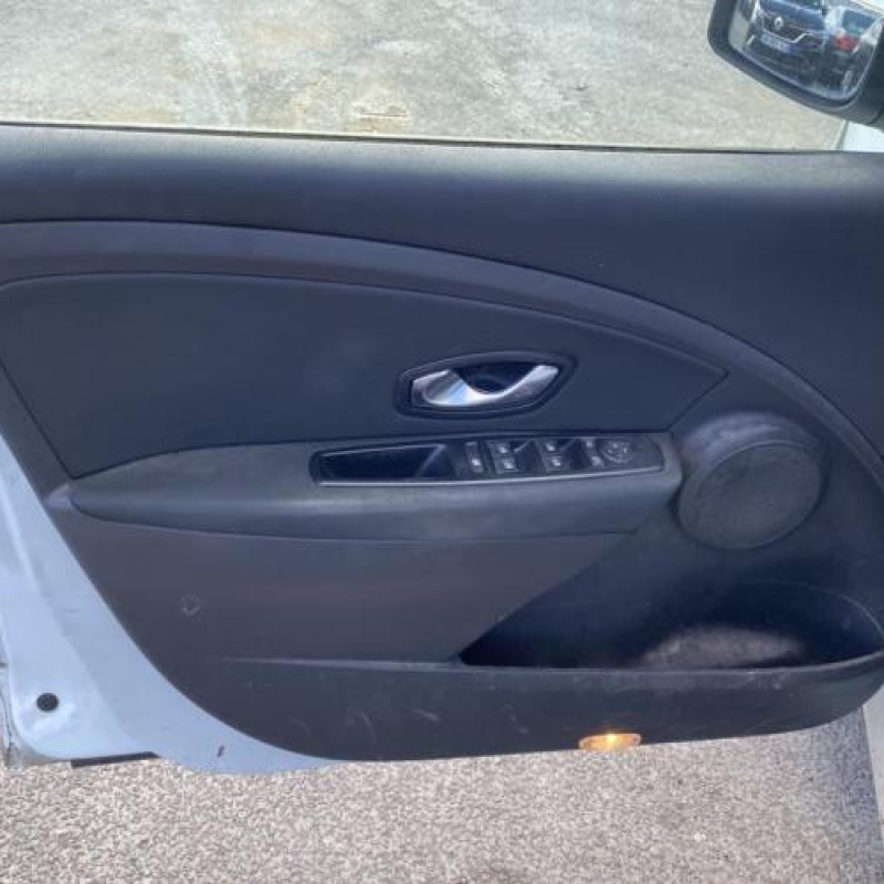 Leve vitre electrique avant gauche RENAULT MEGANE 3 Photo n°17