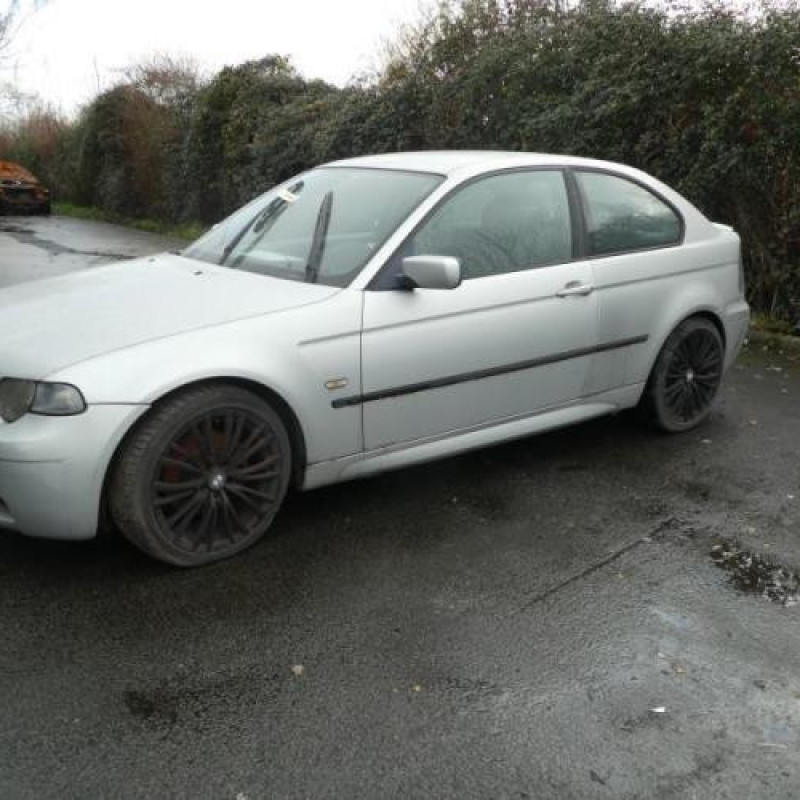 Malle/Hayon arriere BMW SERIE 3 E46 Photo n°3