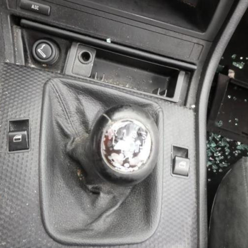 Malle/Hayon arriere BMW SERIE 3 E46 Photo n°9