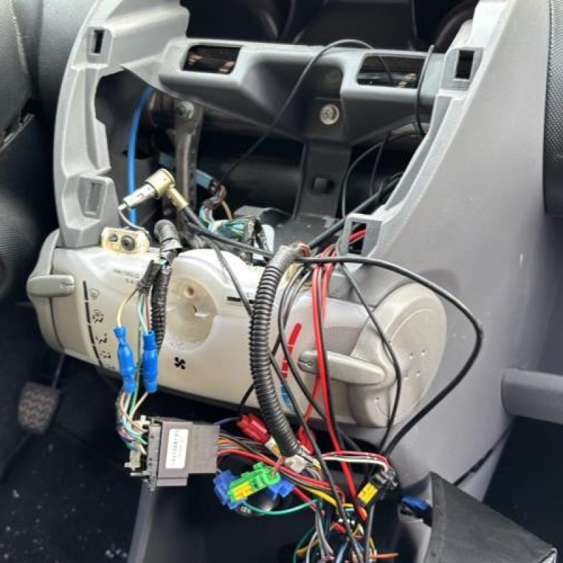 Leve vitre electrique avant droit CITROEN C1 1 Photo n°12