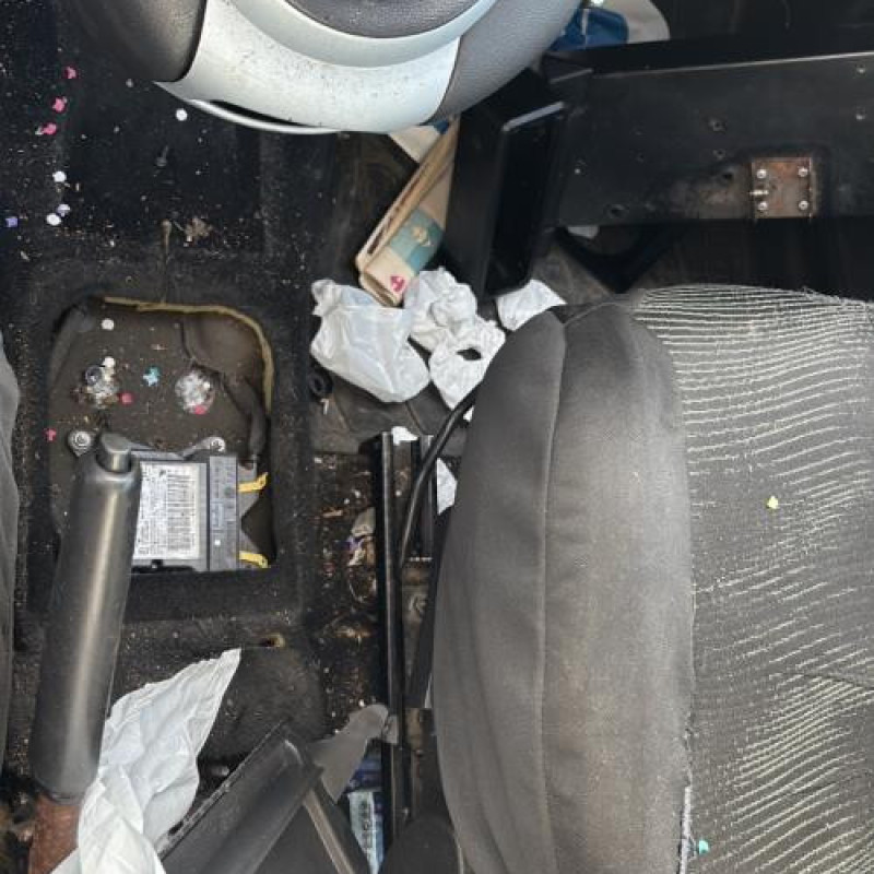 Pretensionneur de ceinture avant droit CITROEN BERLINGO 2 Photo n°18