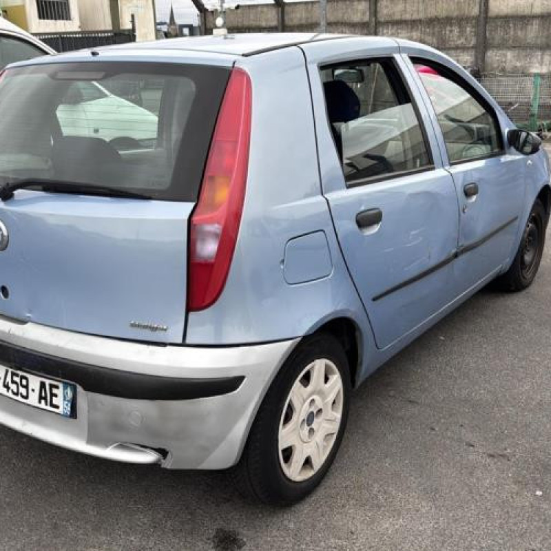 Moteur FIAT PUNTO 2 Photo n°3