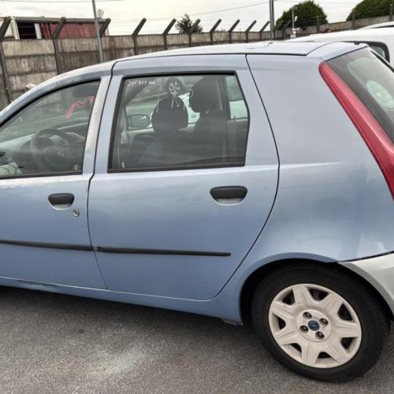 Moteur FIAT PUNTO 2 Photo n°7