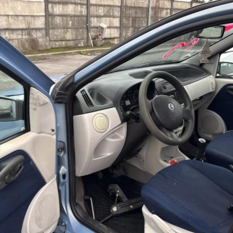 Moteur FIAT PUNTO 2 Photo n°9