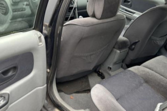 Aile avant droit RENAULT LAGUNA 1
