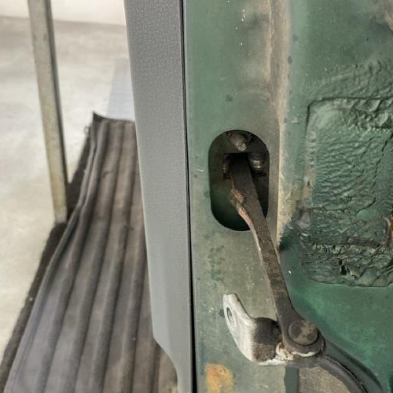 Porte avant gauche RENAULT CLIO 1 Photo n°4