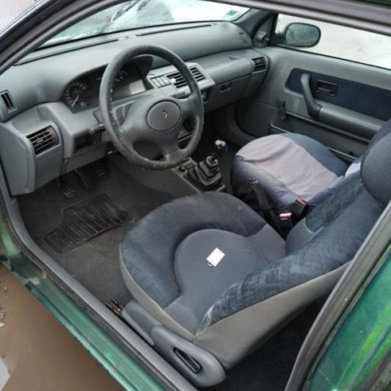 Porte avant gauche RENAULT CLIO 1 Photo n°11