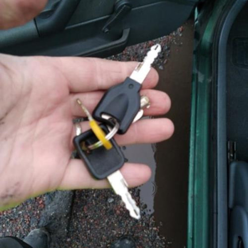 Porte avant gauche RENAULT CLIO 1 Photo n°16