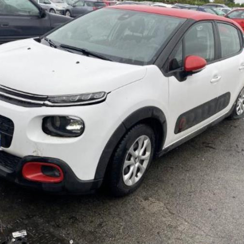 Pare boue avant gauche CITROEN C3 3 Photo n°9