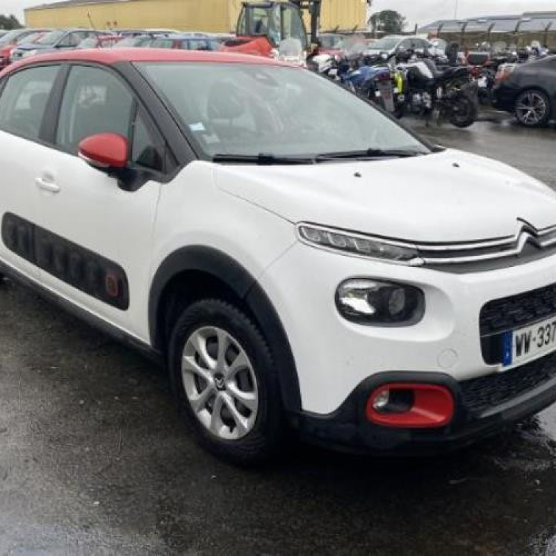 Pare boue avant gauche CITROEN C3 3 Photo n°10