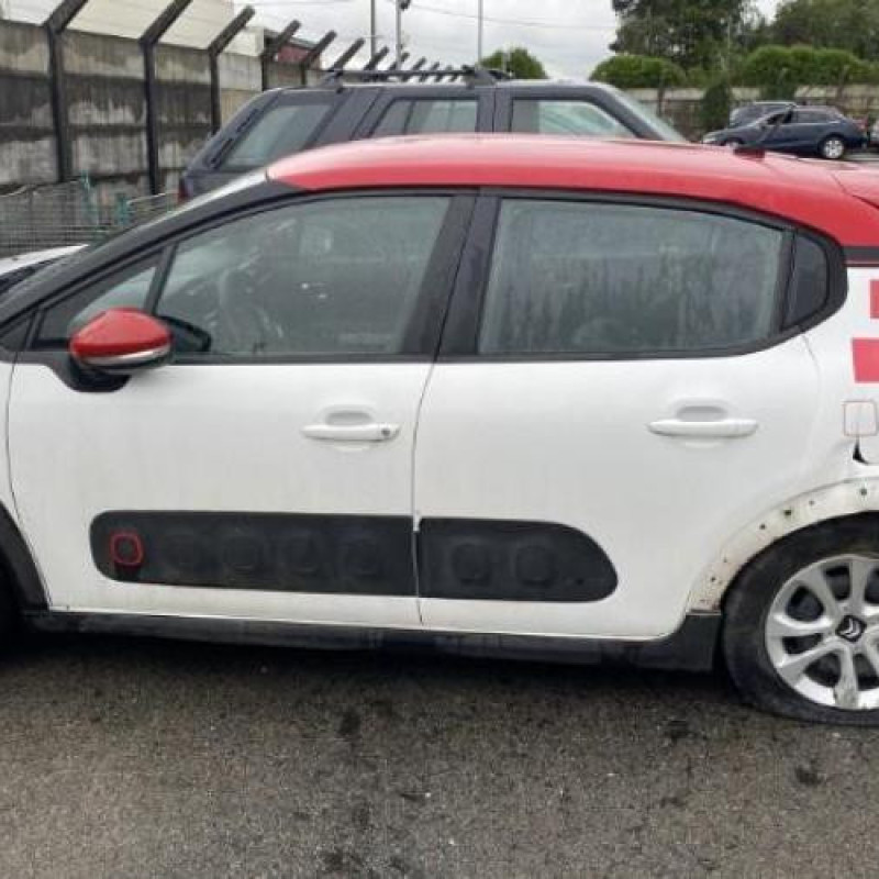 Pare boue avant gauche CITROEN C3 3 Photo n°14