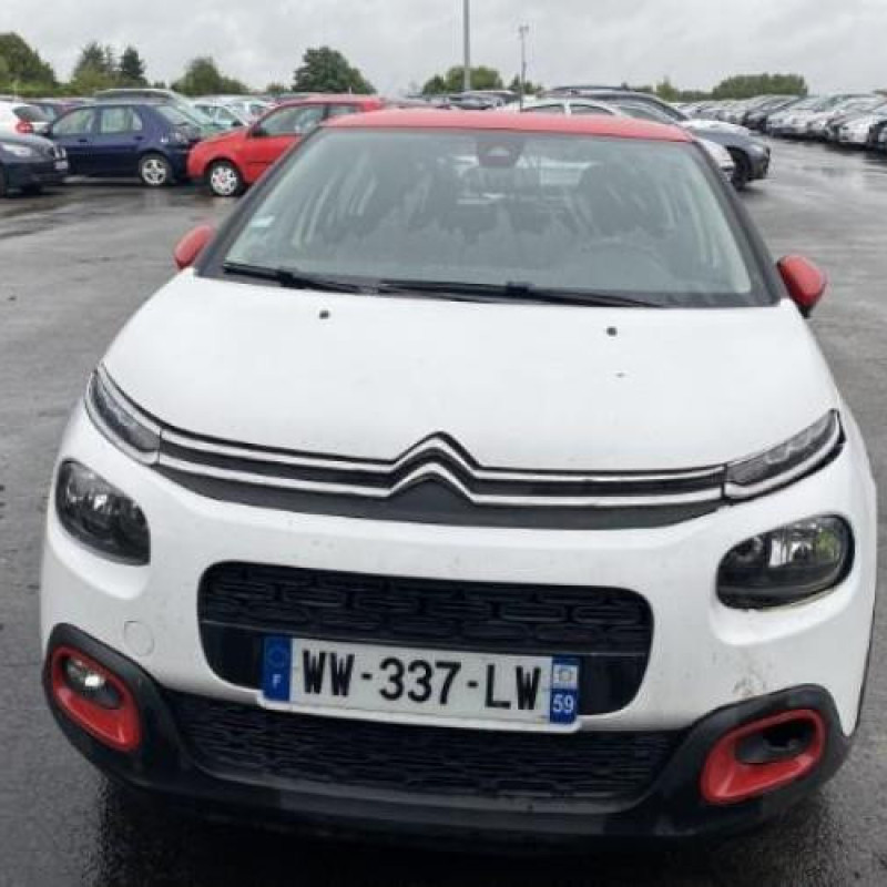 Pare boue avant gauche CITROEN C3 3 Photo n°16