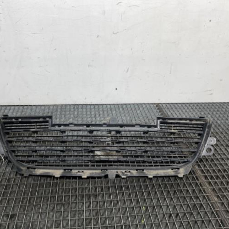 Grille de calandre PEUGEOT 2008 1 Photo n°1
