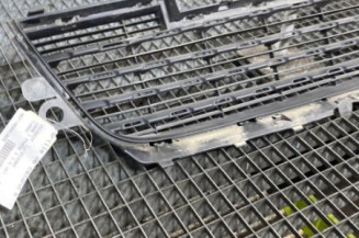 Grille de calandre PEUGEOT 2008 1