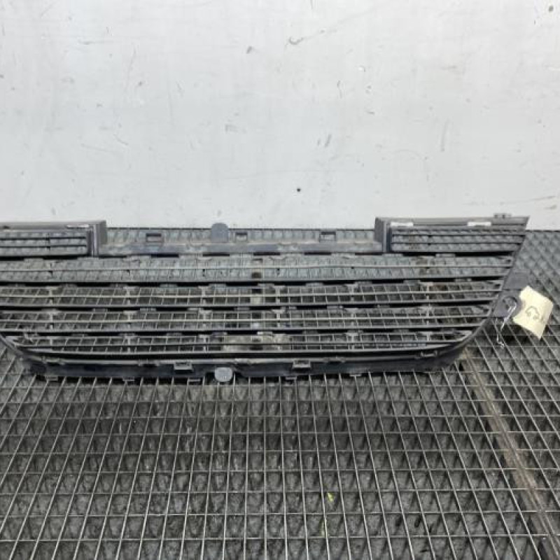 Grille de calandre PEUGEOT 2008 1 Photo n°4