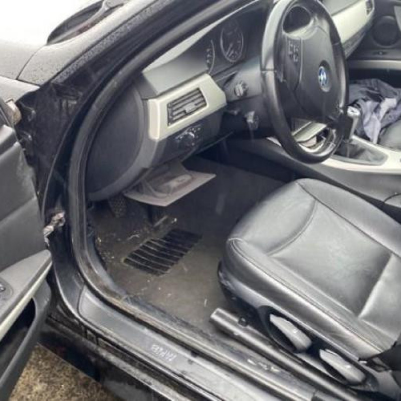 Ecran GPS BMW SERIE 3 E90 Photo n°14