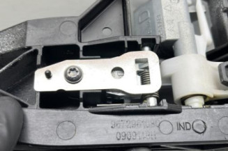 Poignee porte arriere droit PEUGEOT 2008 1