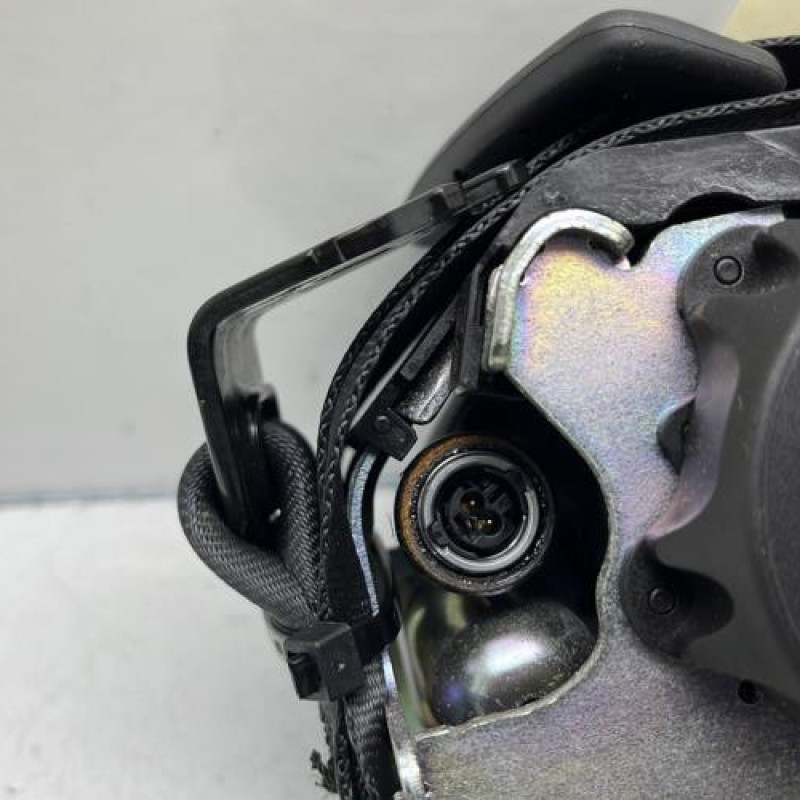 Pretensionneur de ceinture arriere droit FORD FOCUS 4 Photo n°2