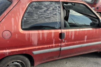 Aile avant gauche PEUGEOT 106