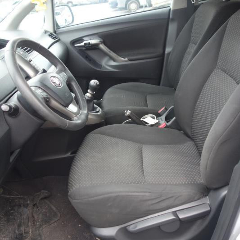 Porte avant droit TOYOTA VERSO Photo n°13
