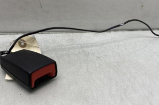 Attache ceinture arriere droit AUDI TT 3 Photo n°1