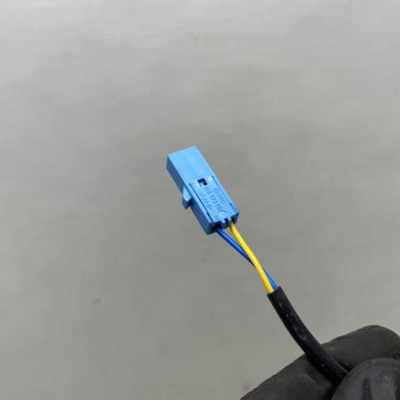 Attache ceinture arriere droit AUDI TT 3 Photo n°3