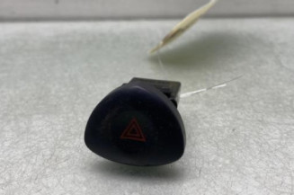 Bouton de warning RENAULT CLIO 2 Photo n°1