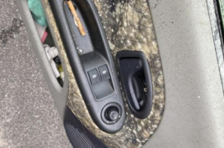Interrupteur de leve vitre avant gauche RENAULT CLIO 2