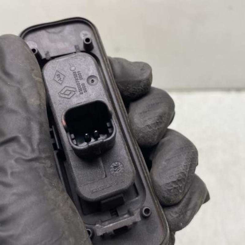 Bouton de coffre RENAULT TWINGO 2 Photo n°3