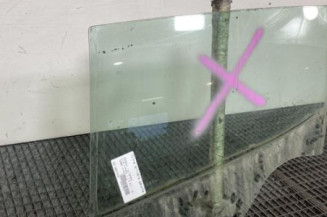 Vitre arriere gauche RENAULT CLIO 4