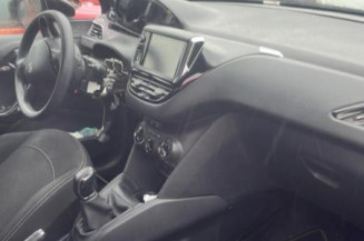 Ecran GPS PEUGEOT 208 1