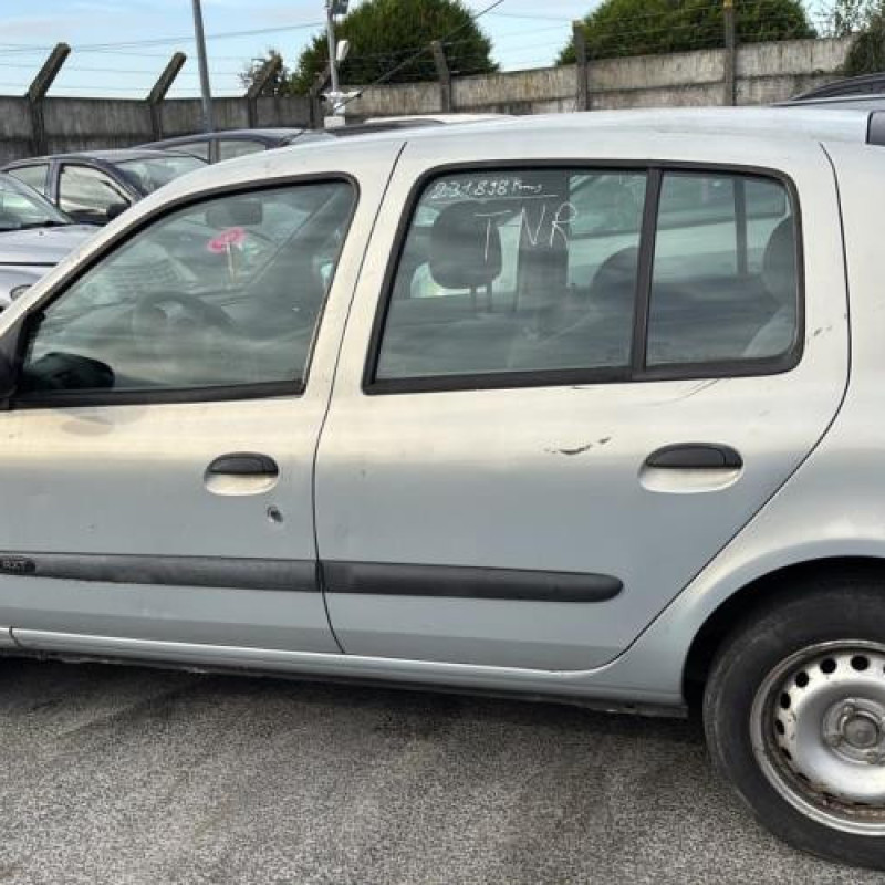 Pompe à carburant RENAULT CLIO 2 Photo n°9