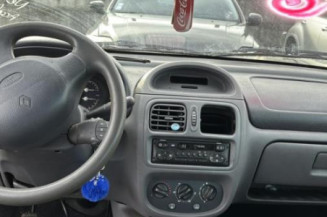 Pompe à carburant RENAULT CLIO 2
